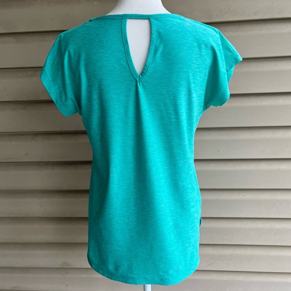 •Tuff Athletics• Short Sleeved Keyhole Back Tee - Size Small - Picture 5 of 9